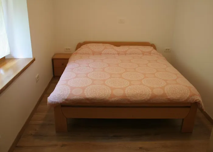 Jez شقة Slap ob Idrijci