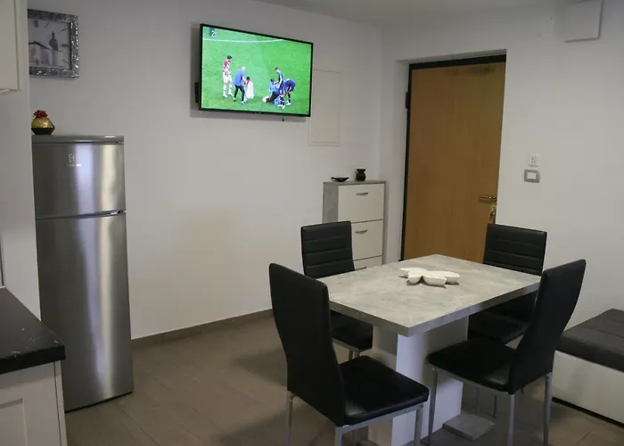 شقة Jez Slap ob Idrijci