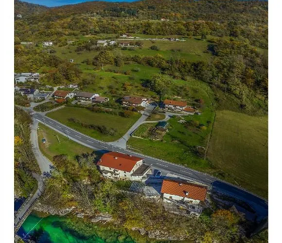 Jez شقة Slap ob Idrijci